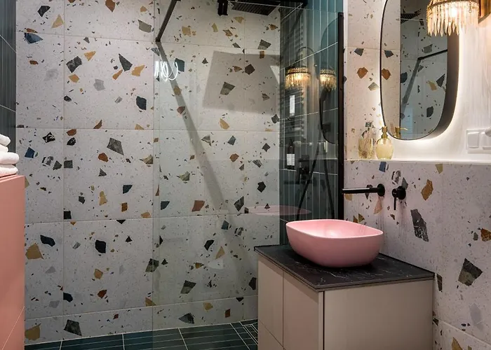 Charming In A Area- Free Parking 公寓 *