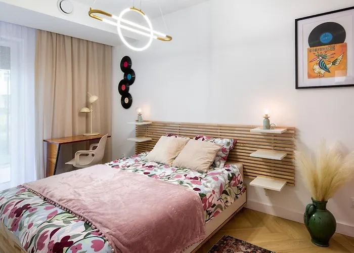 Charming In A Area- Free Parking 公寓 *