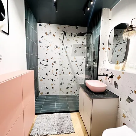 Charming In A Area- Free Parking