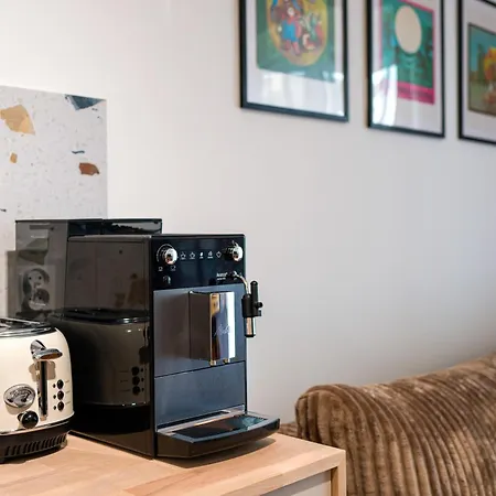 Апартаменты Charming In A Area- Free Parking *