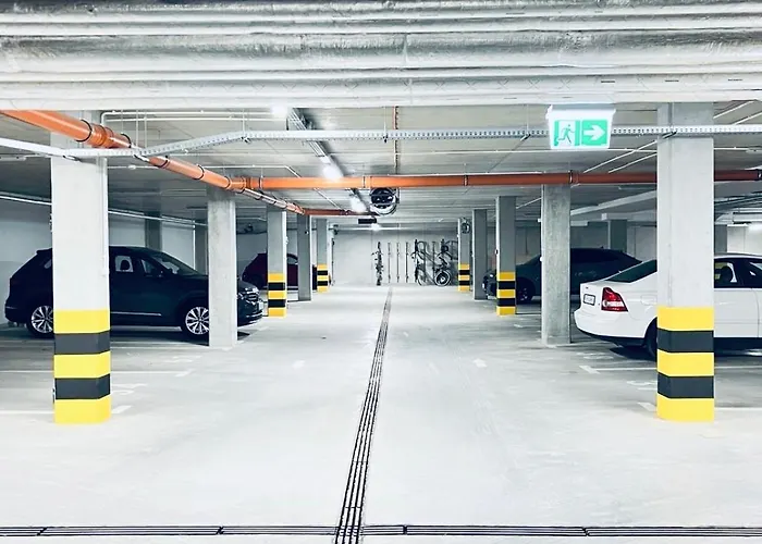 Апартаменты Charming In A Area- Free Parking *