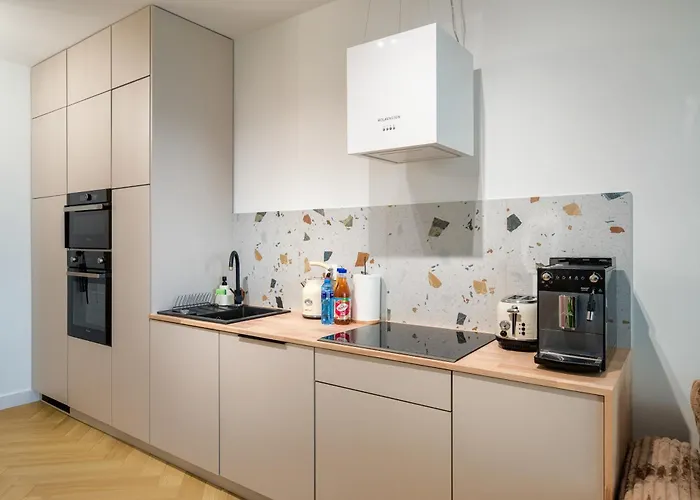 Апартаменты Charming In A Area- Free Parking